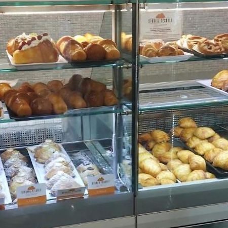 Metro Duomo B&B Наполи Екстериор снимка